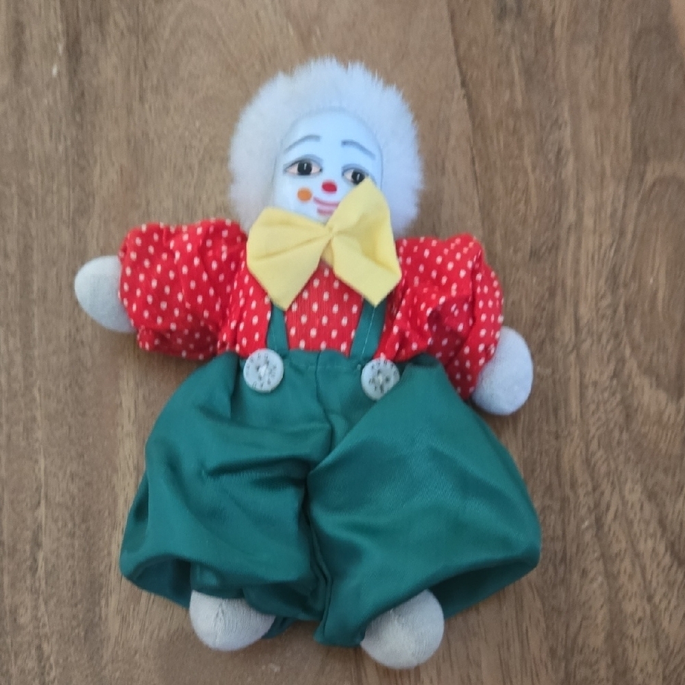 Vintage HUBAO Porcelain Face Collectible Hand Painted Clown Doll 7"